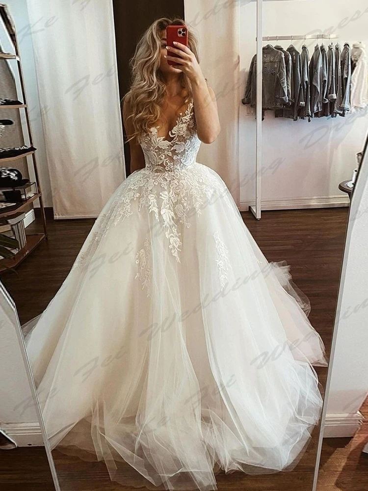 Exquisite Lace Applique Wedding Dresses Beautiful A-Line Sexy V-Neck Sleeveless Fluffy Princess Style Mopping Bride Gowns 2024