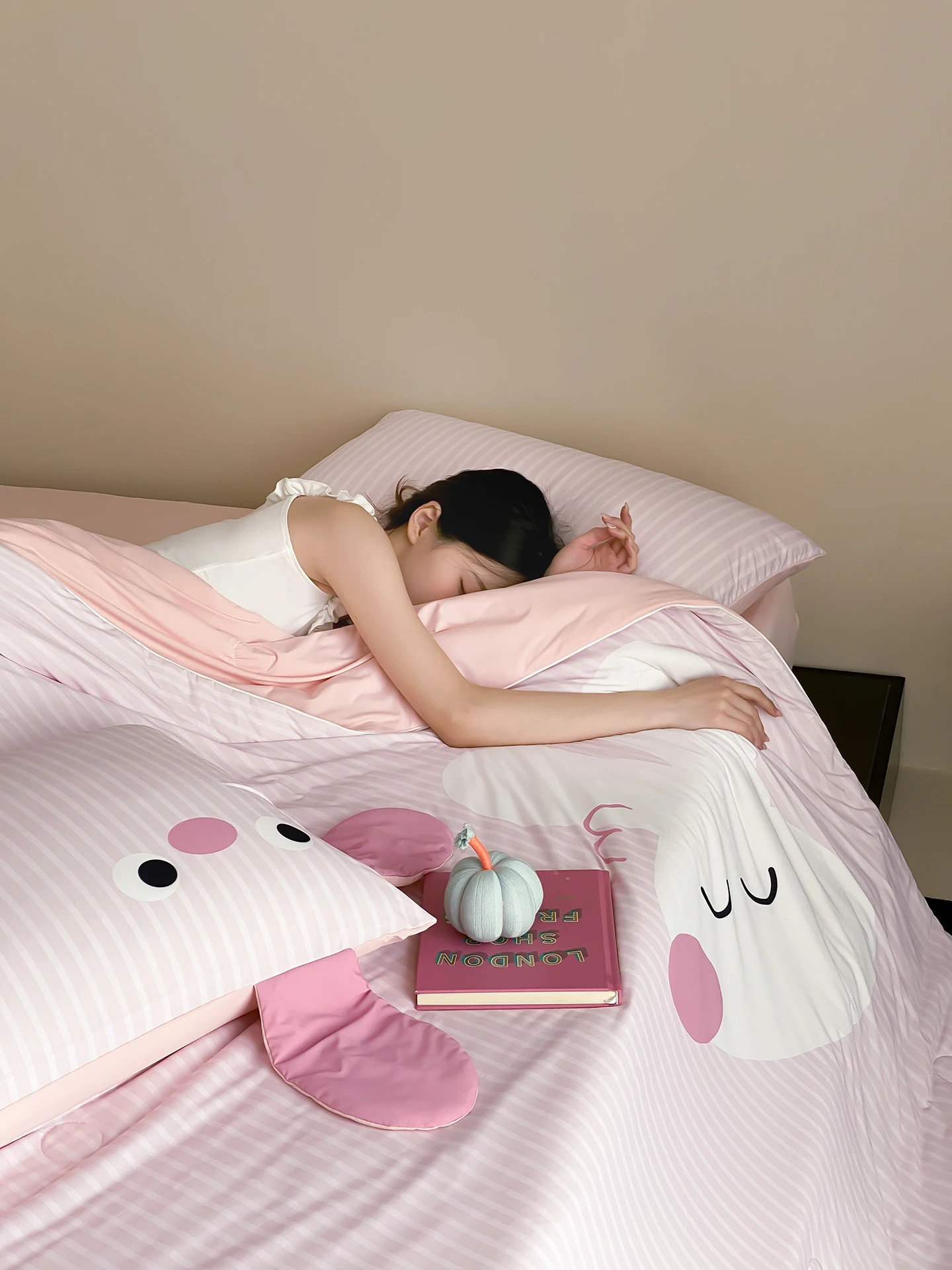 couette-d'ete-adorable-petite-effet-rafraichissant-imprimee-pour-etudiant-fine-douce-en-polyester-respirante-et-durable