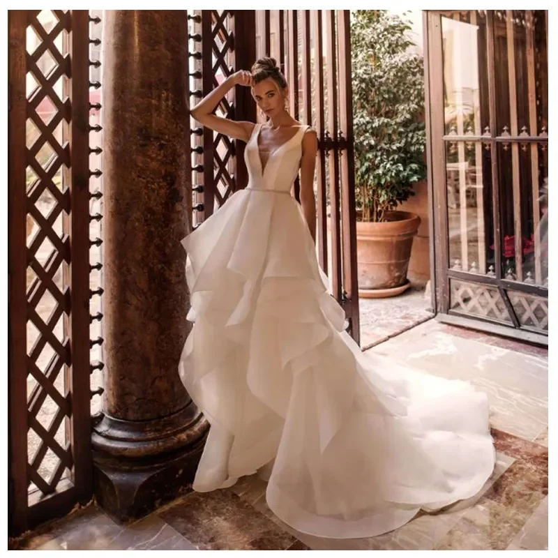 Organza Sexy V Neck plus Size Wedding Dress Romantic White Ivory Beach Bridal Gown with Tiered Bottoms
