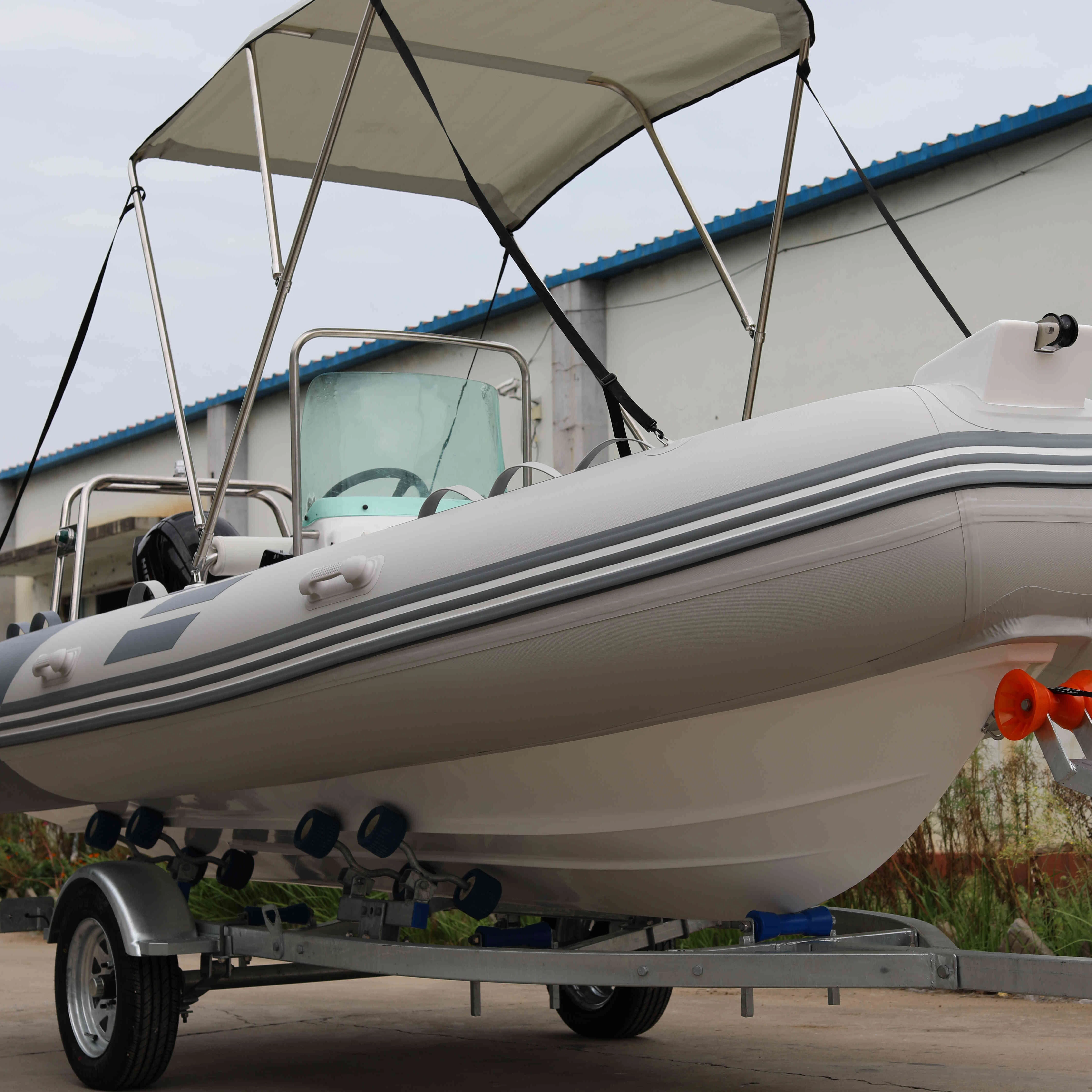 China Luxury RIB520 Hypalon Fishing Rigid Inflatable Sport Rib Boat Rescue Boat With Centre Console