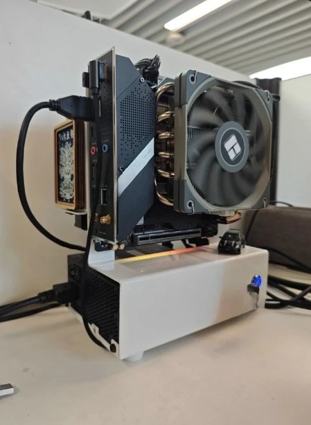 Sea view room open chassis CODRA mini portable ITX chassis, simple and high-value desktop computer host case