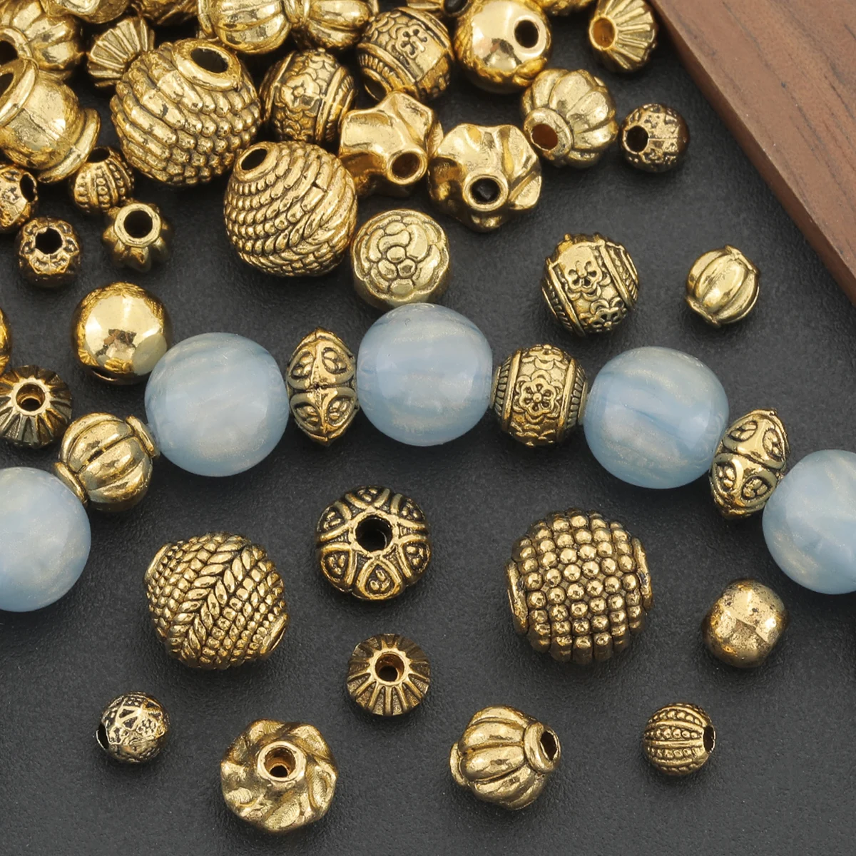 50 PCS Randomly Mixed Alloy Zinc Round Ball Spacers Suitable for DIY Necklace, Bracelet and Pendant Accessories Manufacturing