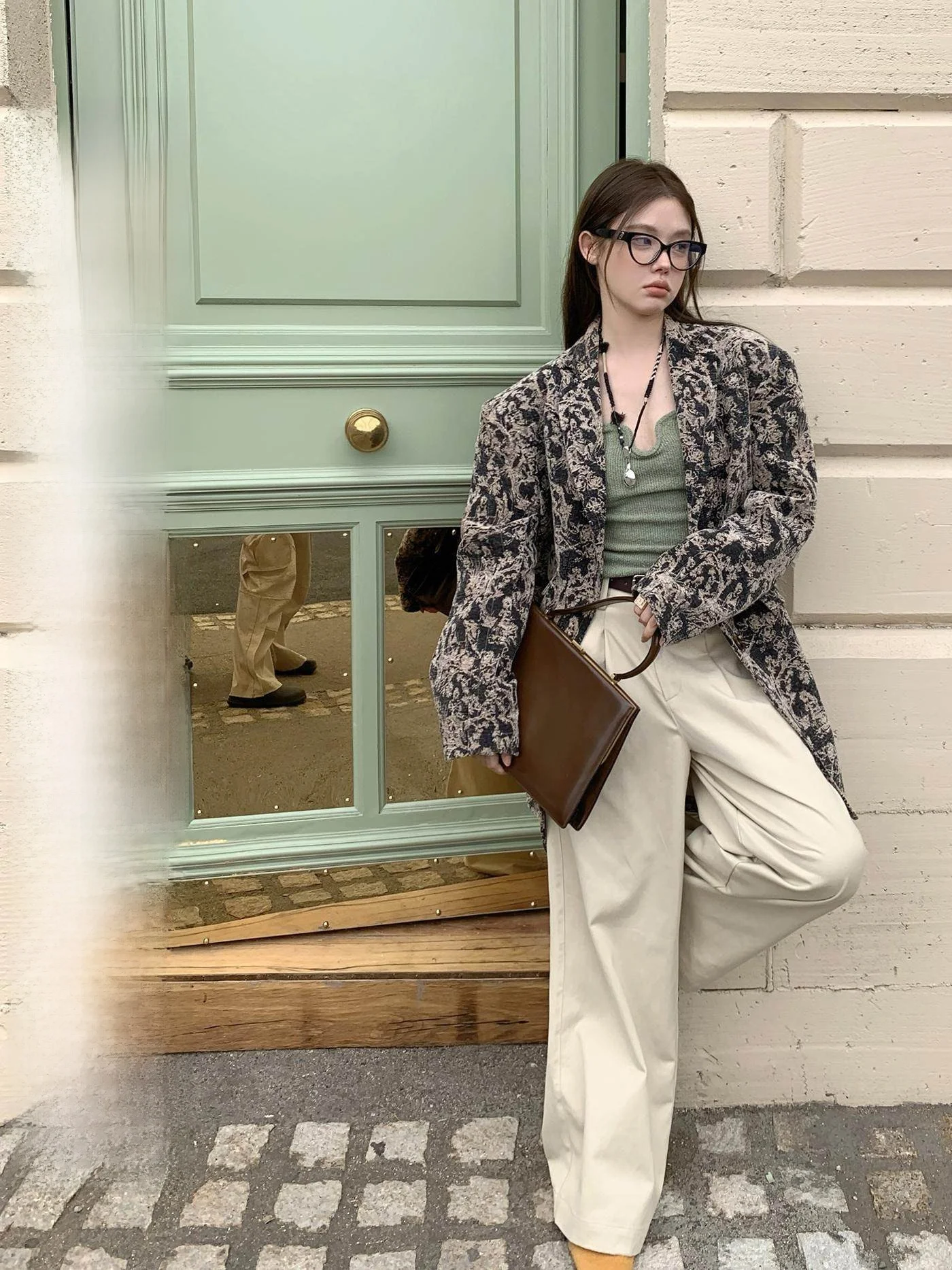 

Брюки женские свободного кроя цвета хаки, прямые, со средней посадкой, с эффектом стройности, драпированные, осенние, новые, комфортные