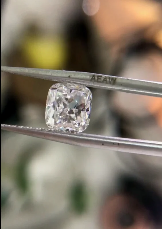 

D White Color VS1 Clarity Cushion Shape CVD HPHT Lab Grown Diamond