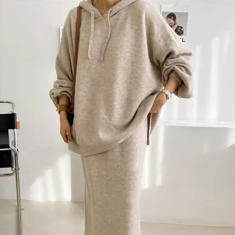 

Chic Autumn Winter Vintage Lazy Sle Long Sve Hoodie Knitted Sweater with Ba Slit Skirt Set for Young Women
