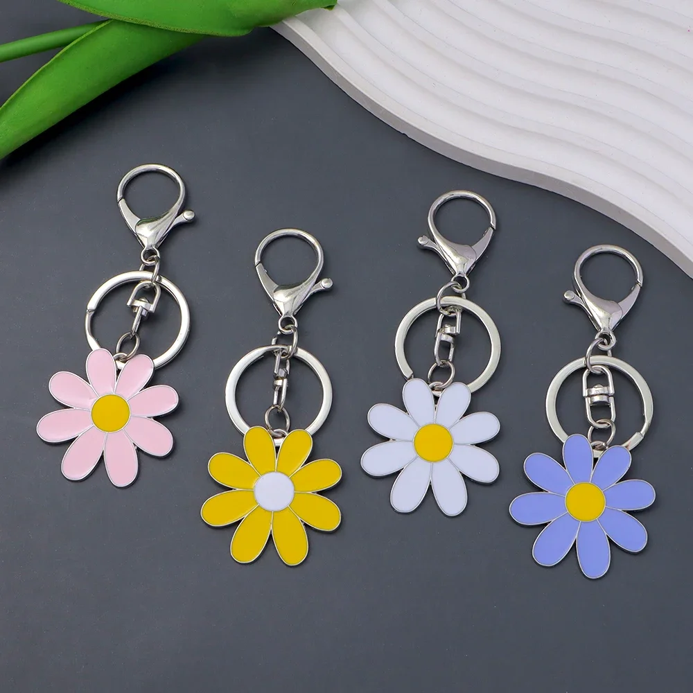 Classic Daisy Floral Pendant Keychain 4colors Metal Sunflower With Key Rings For Women Girls Wallet Handbag Ornament