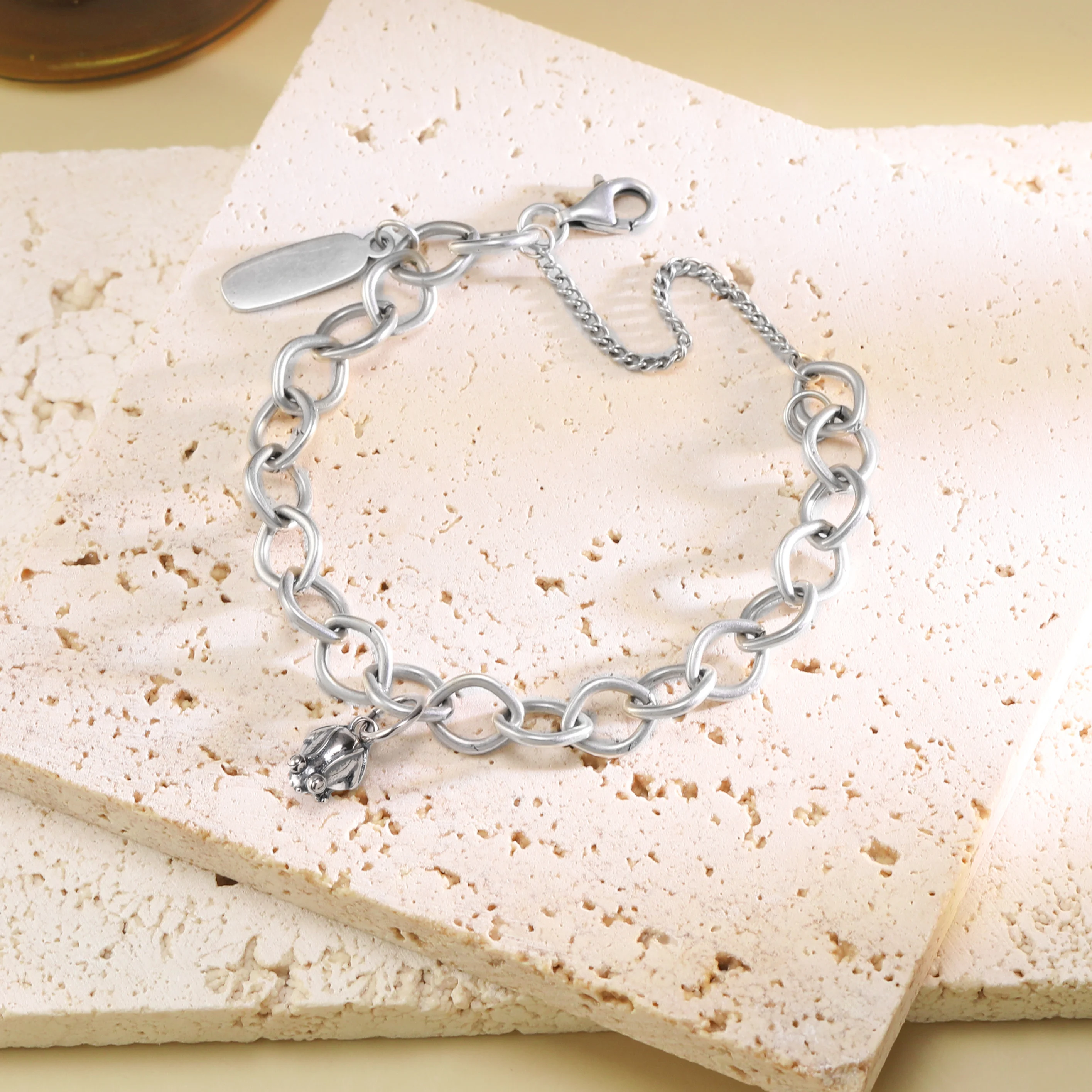 

Genuine 925 sterling silver James Avery Forged Link Charm Bracelet paired with Frogs pendant