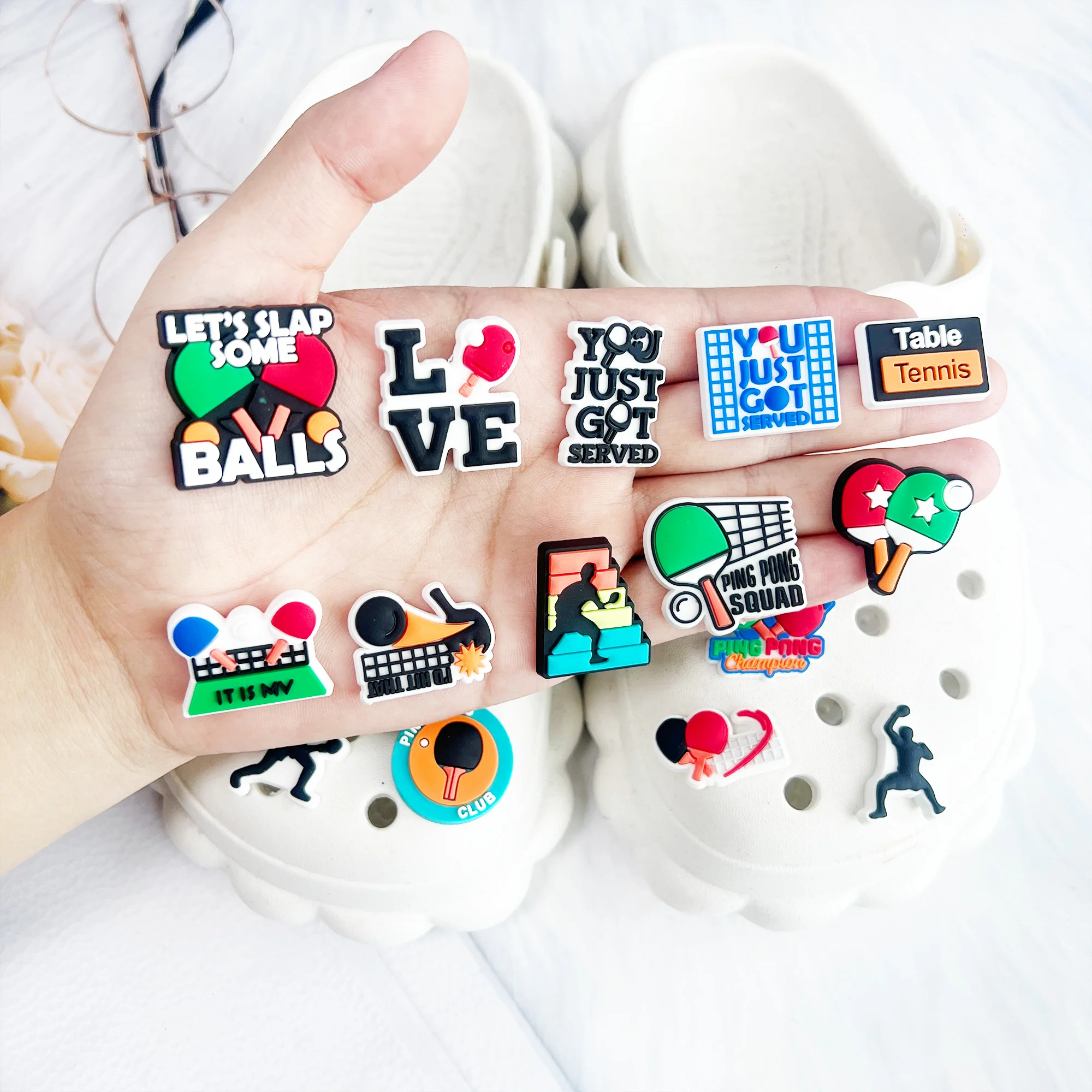 16 stücke Tischtennis Sport PVC Schuh Charms Design Mann Pins Zubehör lustige Gartens chuhe Schnalle Dekoration Unisex Kinder Geschenke – Detail 2