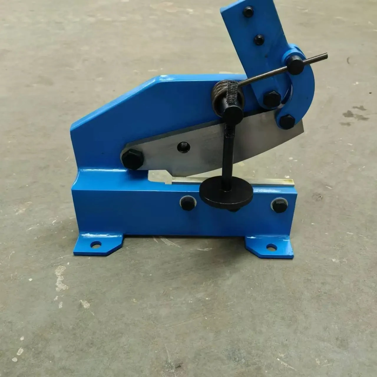 Small manual shearing machine  can cut stainless steel, iron sheet iron sheet
