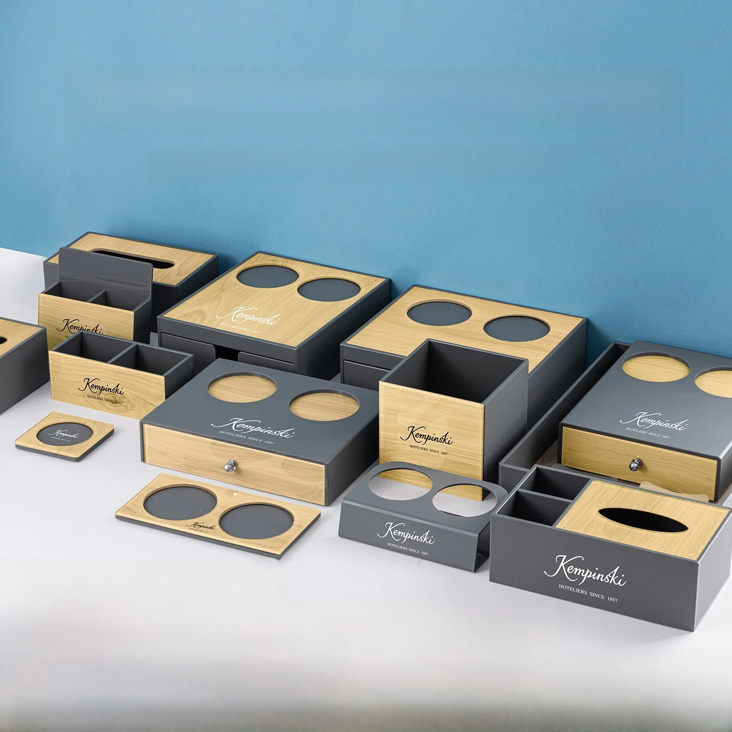 

Органайзер для ванной комнаты: акриловый квадратный держатель для туалетной бумаги, зубных щеток и одноразовых туалетных принадлежностей для отелей