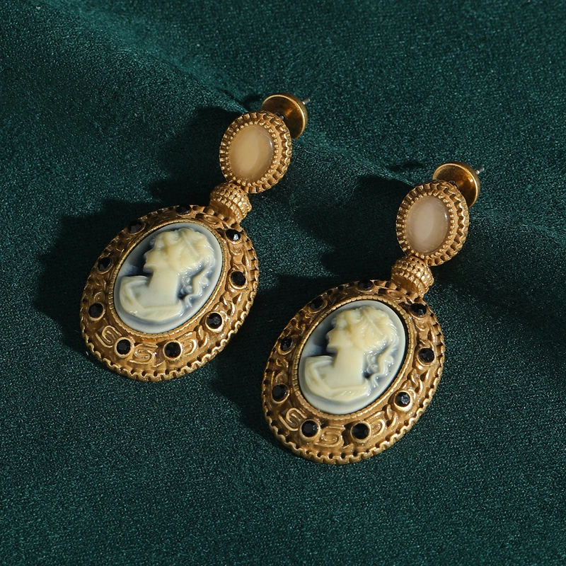 Vintage Cameo Jewelry Sets Natural Stone Oval Relief Portrait Of A Beauty Woman Pendants Retro Outfits Luxury Designs 2025 Trend