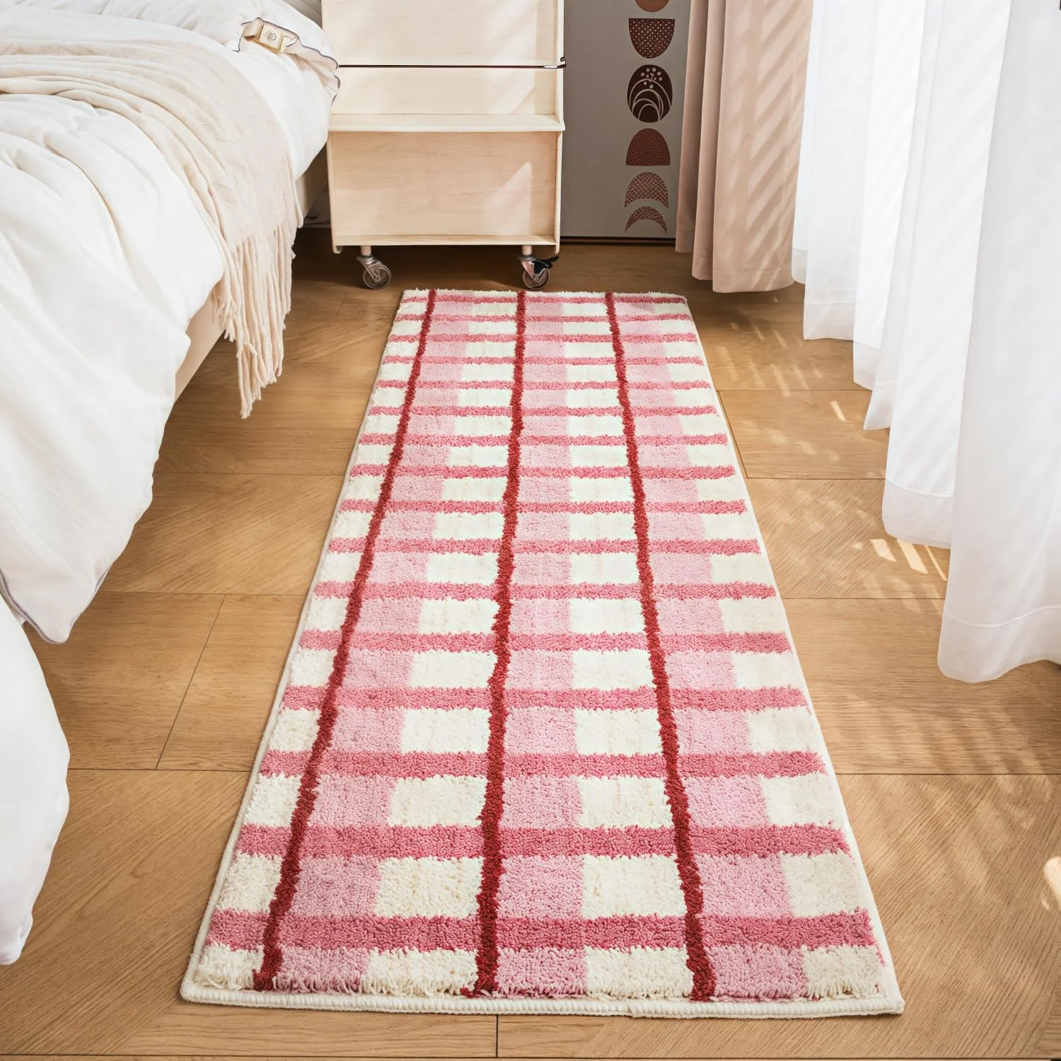 VIKAMA Rosa und weiß karierter Teppich, Mädchenherz-Schlafzimmer, langes, weiches und bequemes Fußpolster, dekorative Bodenmatte für das Wohnzimmer