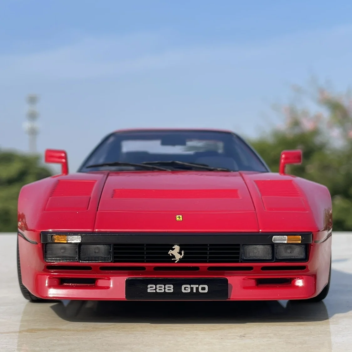 

Rare 1/18 New To Bargain Die-cast Metal Italian Luxury Supercar 288GTO Car Model Furniture Display Collection Toys For Children