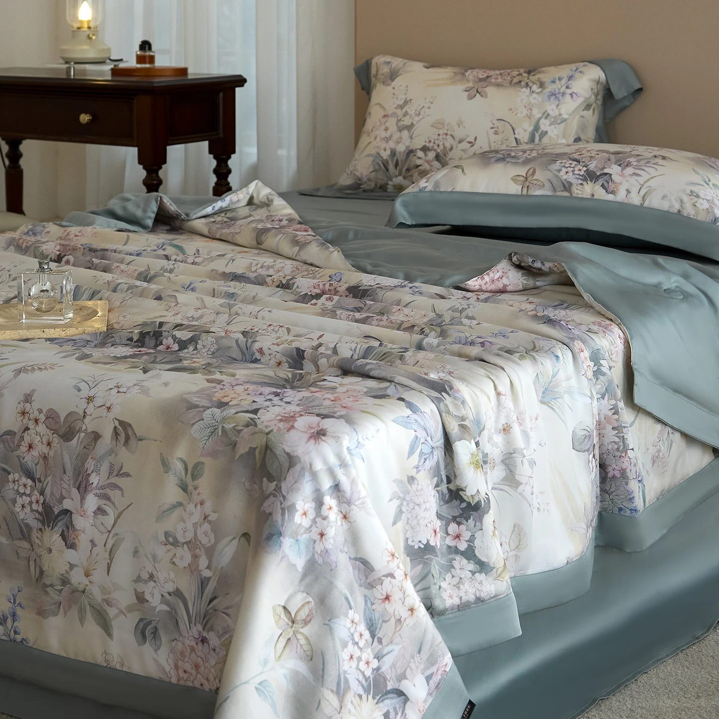 Flowers Print 600TC Lyocell Summer Comforter Set 4Pcs Soft Silky Cool Feeling Bedding Set Thin Quilt With Bed Sheet Pillowcases