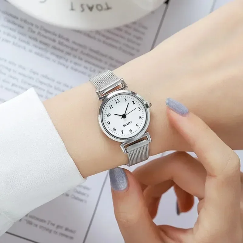 Reloj Simple versión coreana para Mujer, Reloj de pulsera de cuarzo con correa de malla de acero inoxidable compacto Digital para estudiante, Reloj para Mujer, triangulación de envíos
