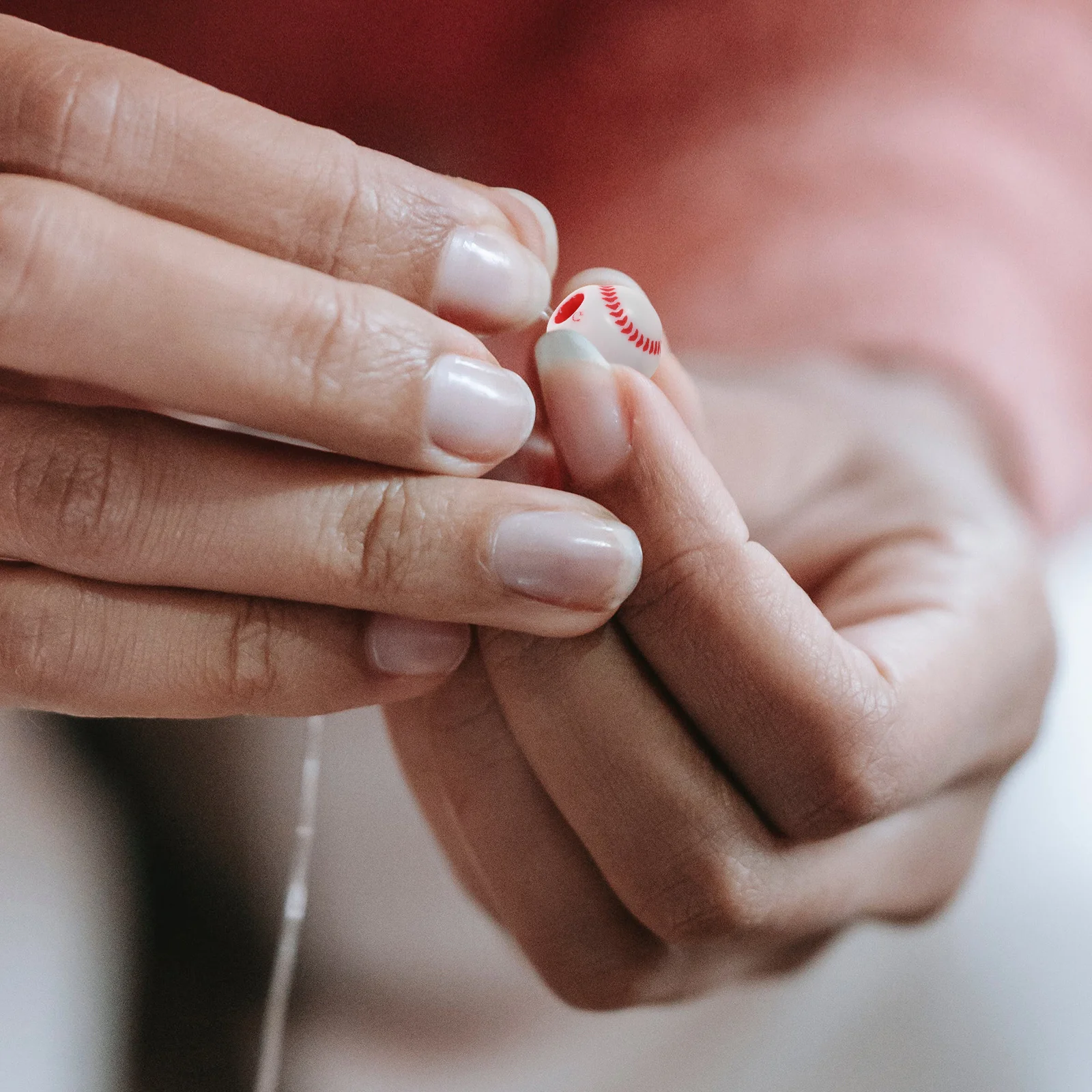 

150Pcs Baseball Spacer Beads Acrylic 12mm Smooth Round Loose Beads for DIY Sports Jewelry Making Necklace Bracelet