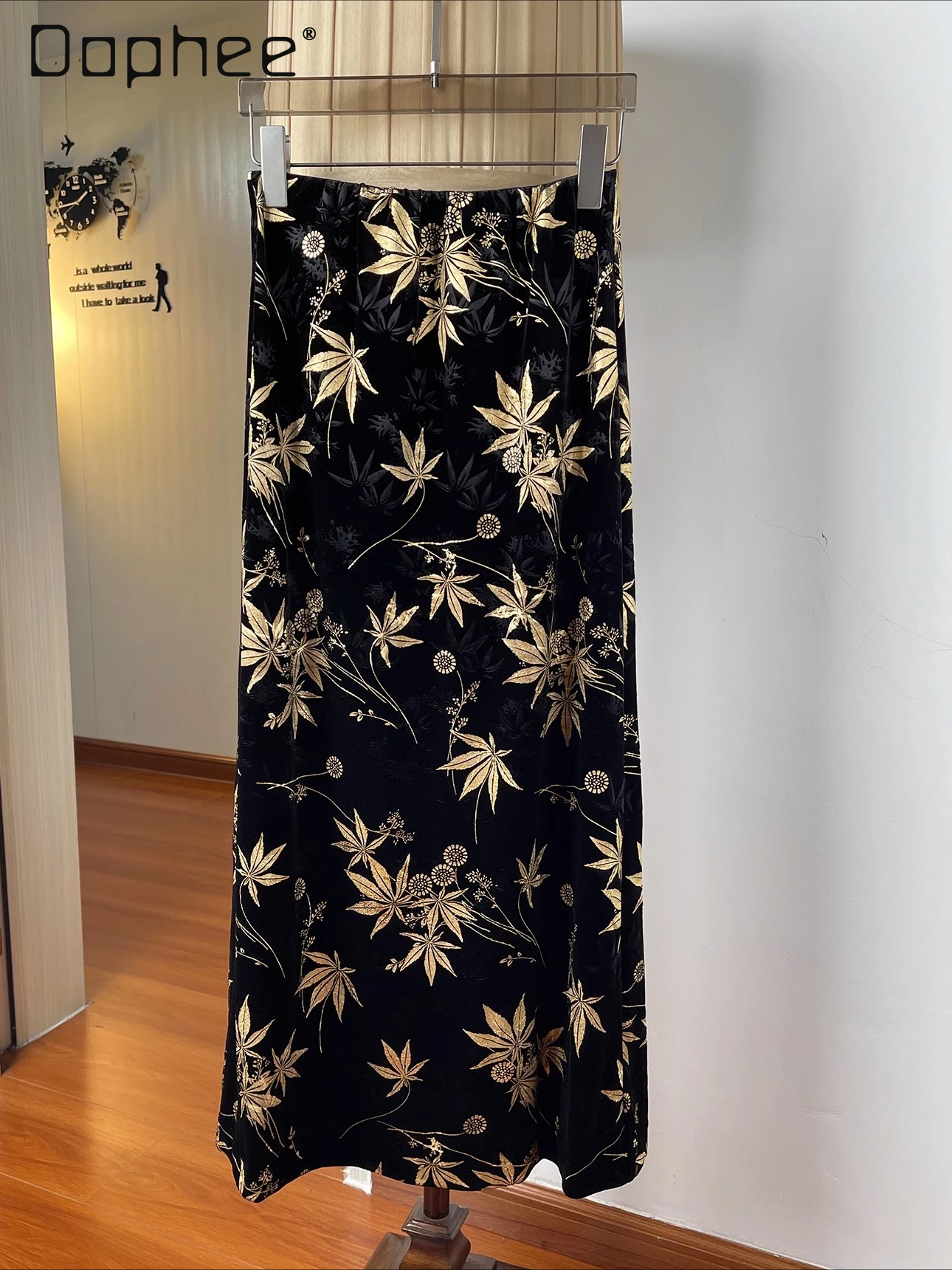 

High-End Vintage Velvet Midi Skirt Women Autumn French Elegant Socialite Gold-Stamped Jacquard Elastic Waist Long A-Line Skirts