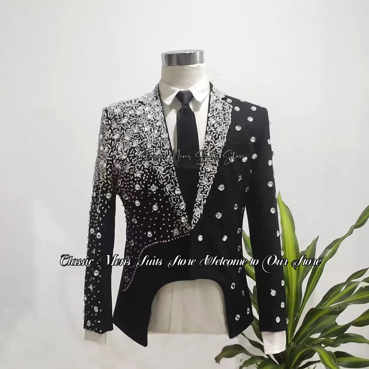 

Luxury Black Men Suits With Crystals Beaded Wedding Groom Tuxedos 2 Pieces SetCustume Homme Slim Shawl Lapel Male Prom Blazers