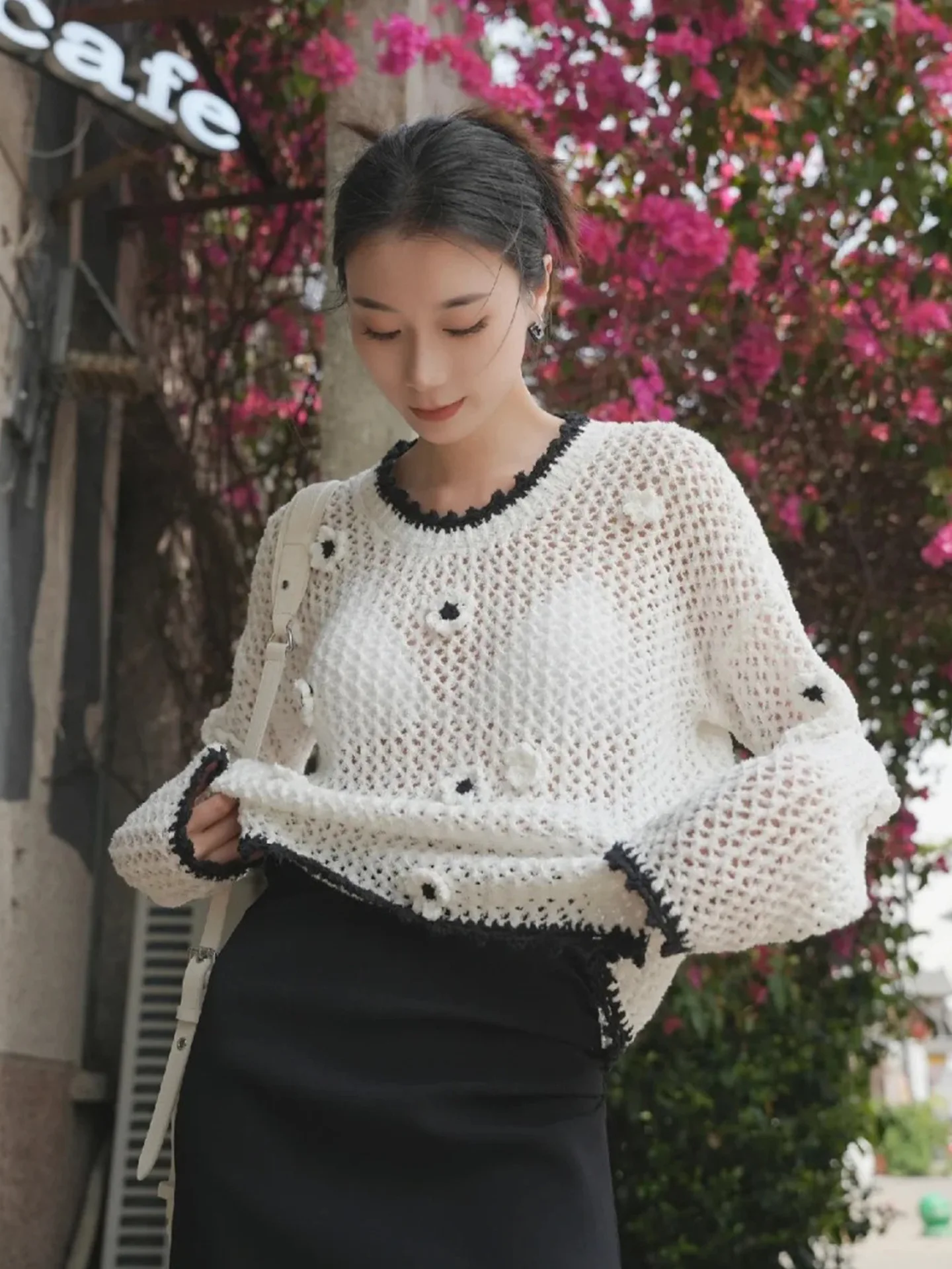 Autumn New Cotton Yarn Hollow Three-dimensional Gouhua Contrast Color Collar Knitted Long-sleeved Blouse for Women