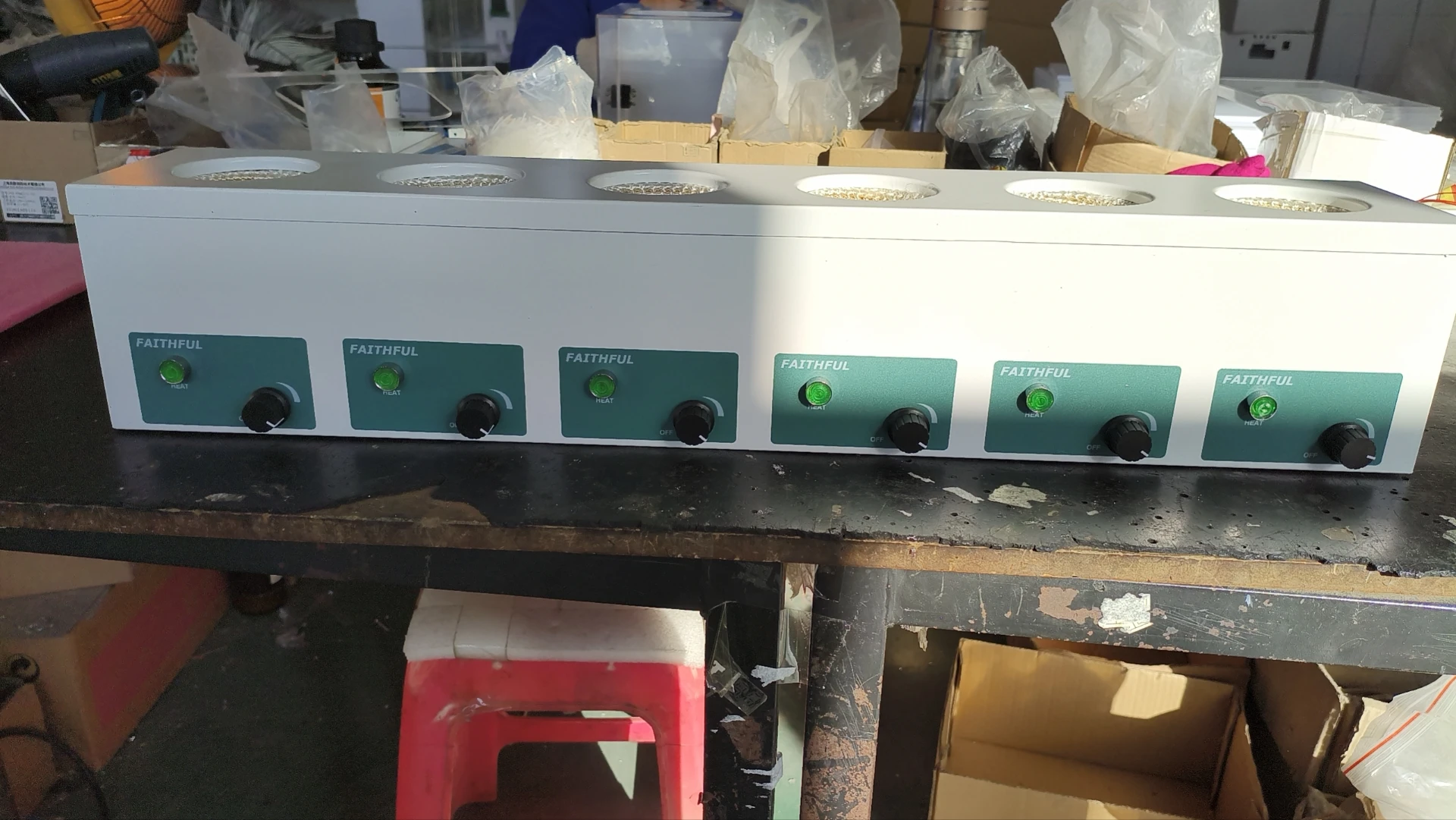 Four-Row 100ml Electric Laboratory Heating Mantle Equipment Features Heat Treatment for Laboratory Use