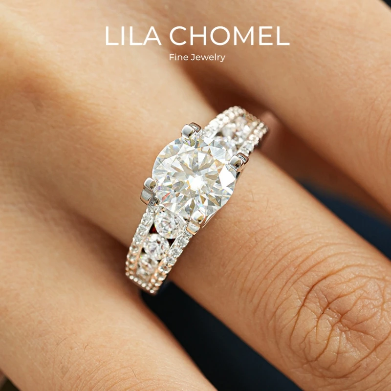 

Women Engagement 18K White Gold Wedding Band 3CT VVS D Color Moissanite Diamond Girl Friend Birthday PT950 Family New Year Gift