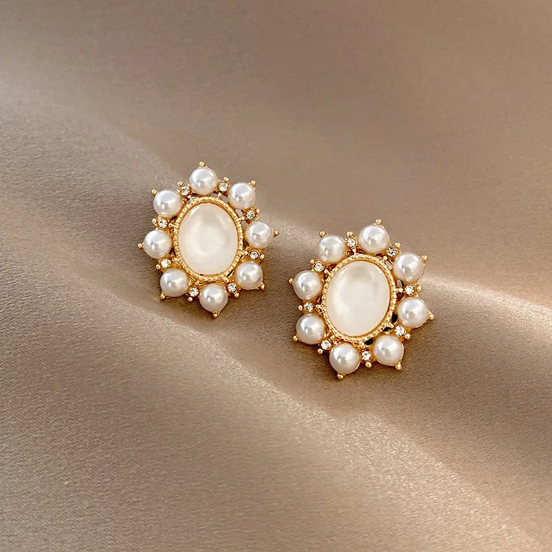 Trendy Oval Imitation Opal Stud Earrings for Women Mini Pearl Beads Rhinestones Side Frame Cute Sweet Earrings Party Jewelry