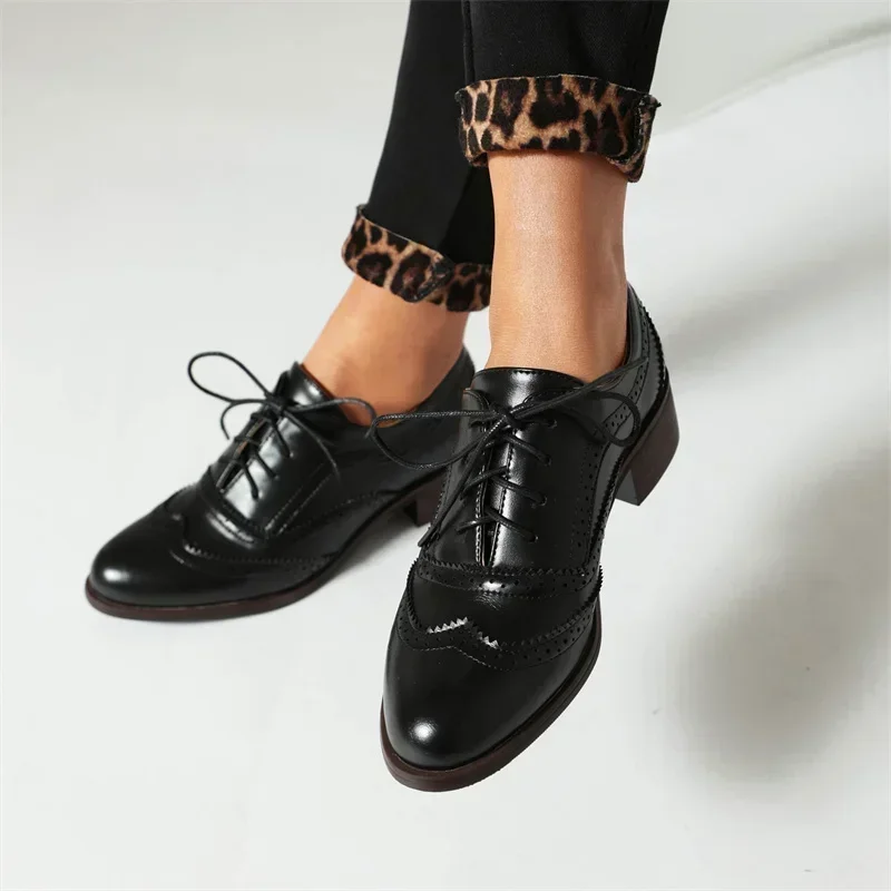 British Flats Women Oxfords Mid Square Heels White Brown Pinked PU Round Toe Brogues Vintage Lace Up Dress Lady Full Wing Shoes - view 4