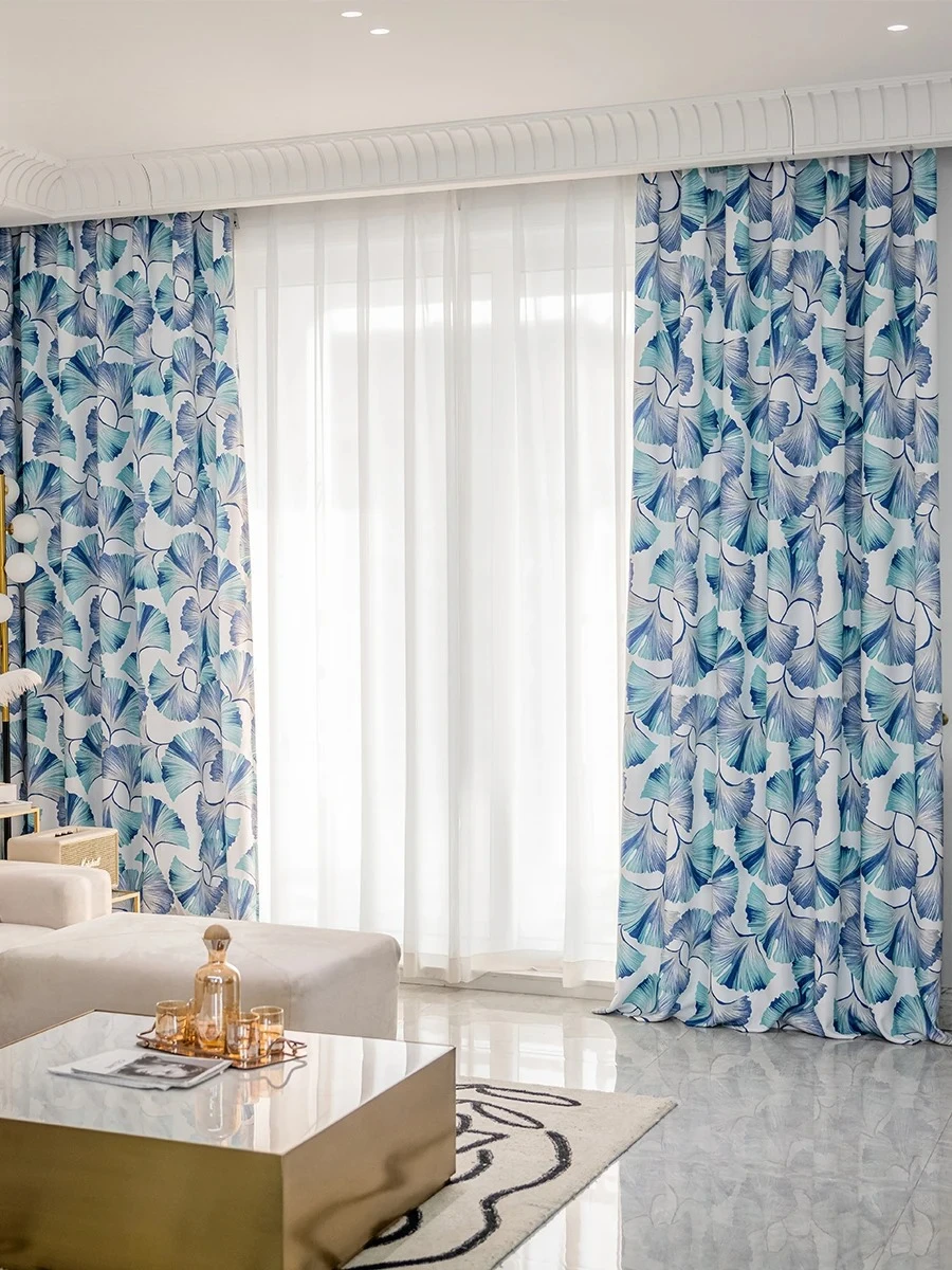 Zasłony z tkaniny zaciemniającej w stylu pastoralnym z motywem liści miłorzębu, małe, świeże, kwiatowe, do salonu, jadalni, sypialni.