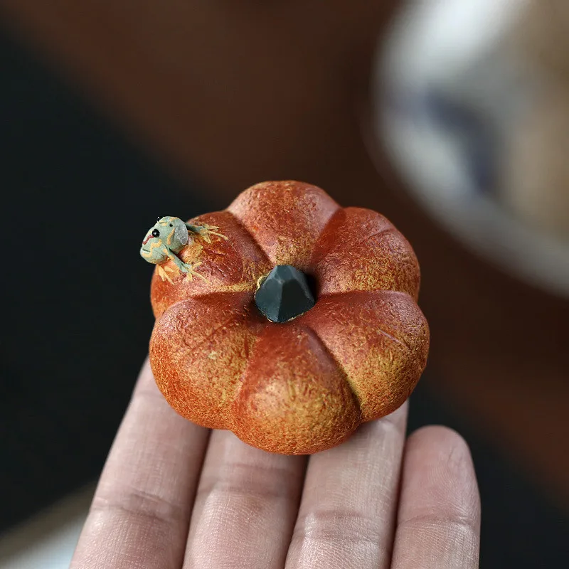 

Cute Pumpkin Frog Tea Pet Ornament,Water Spray Function,Purple Clay Fun Tea Play Ornament,Kung Fu Tea Accessories,Table Decor