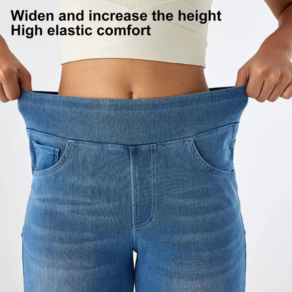 

Женские джинсы с высокой талией, эластичные, облегающие, слегка расклешенные, широкие, длинные, из денима, с карманами, однотонные.