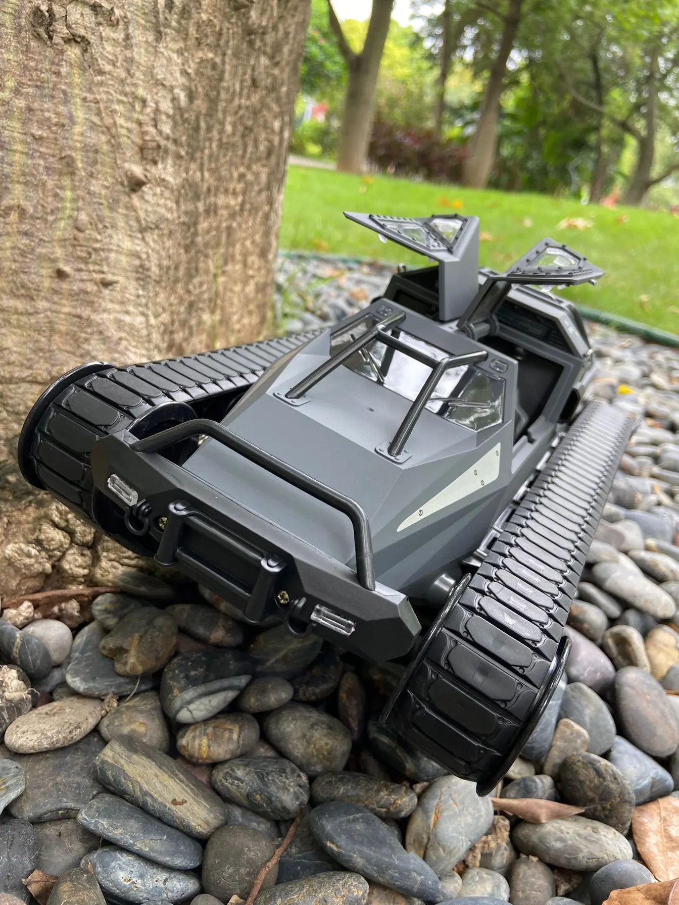 Large 35CM high-speed remote control tracked vehicle proportional throttle remote control all terrain vehicle flexible control r