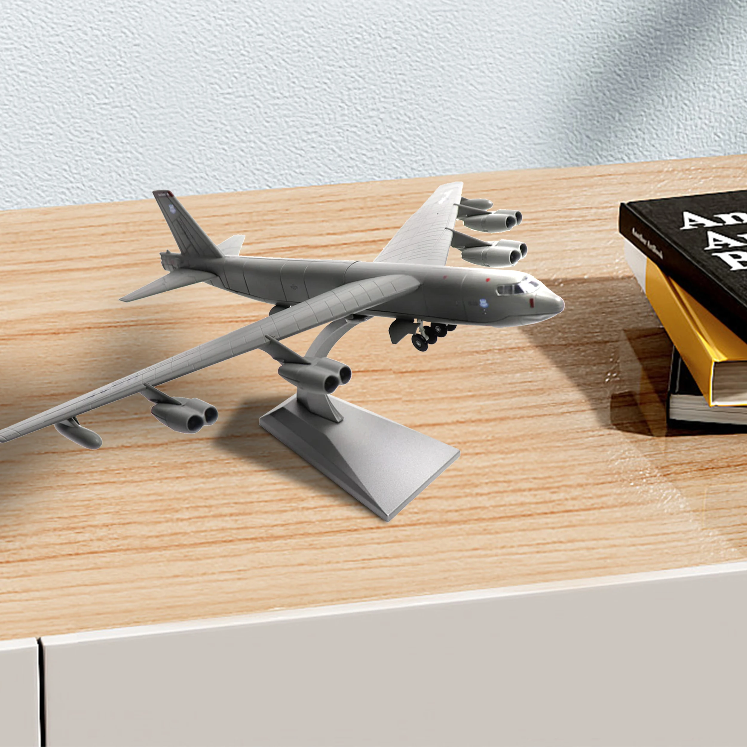 

NUOTIE 1/200 B-52 Stratofortress US Air Force Diecast w/Display Strategic Bomber Model for Collectors