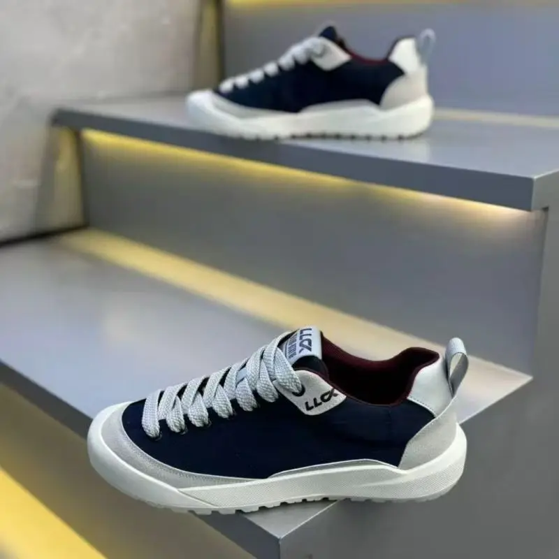 

Loose Fit Men Outdoor Leisure Shoes Relaxed Cut Breathable Mesh Soft Sole Comfort Sneakers for Casual Outdoor Strolls
