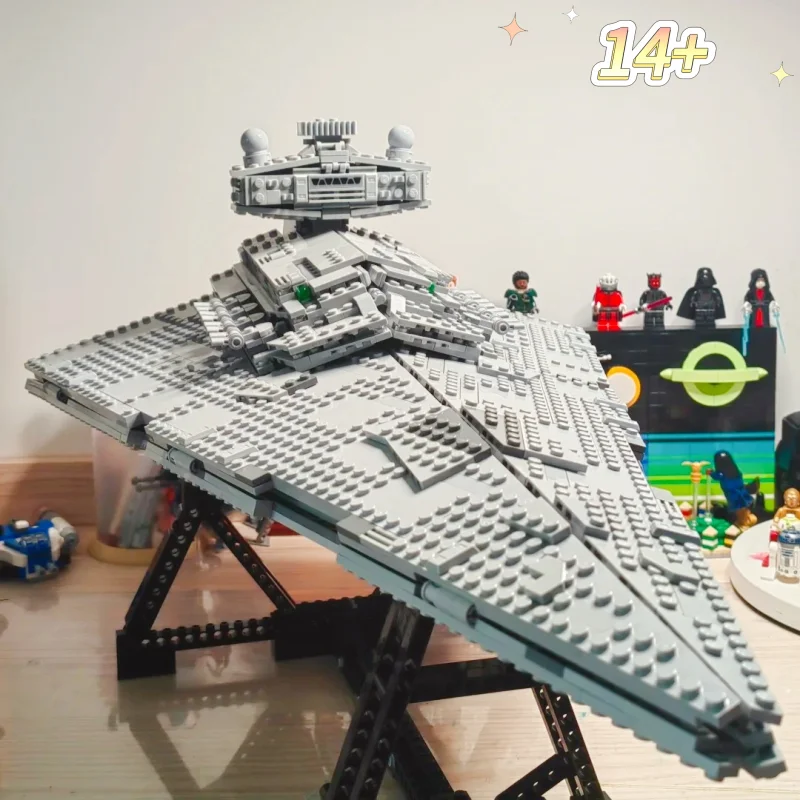 interstellar-theme-1555pcs-ucs-star-battle-imperial-star-destroyer-building-block-with-7-dolls-presents-for-collectors