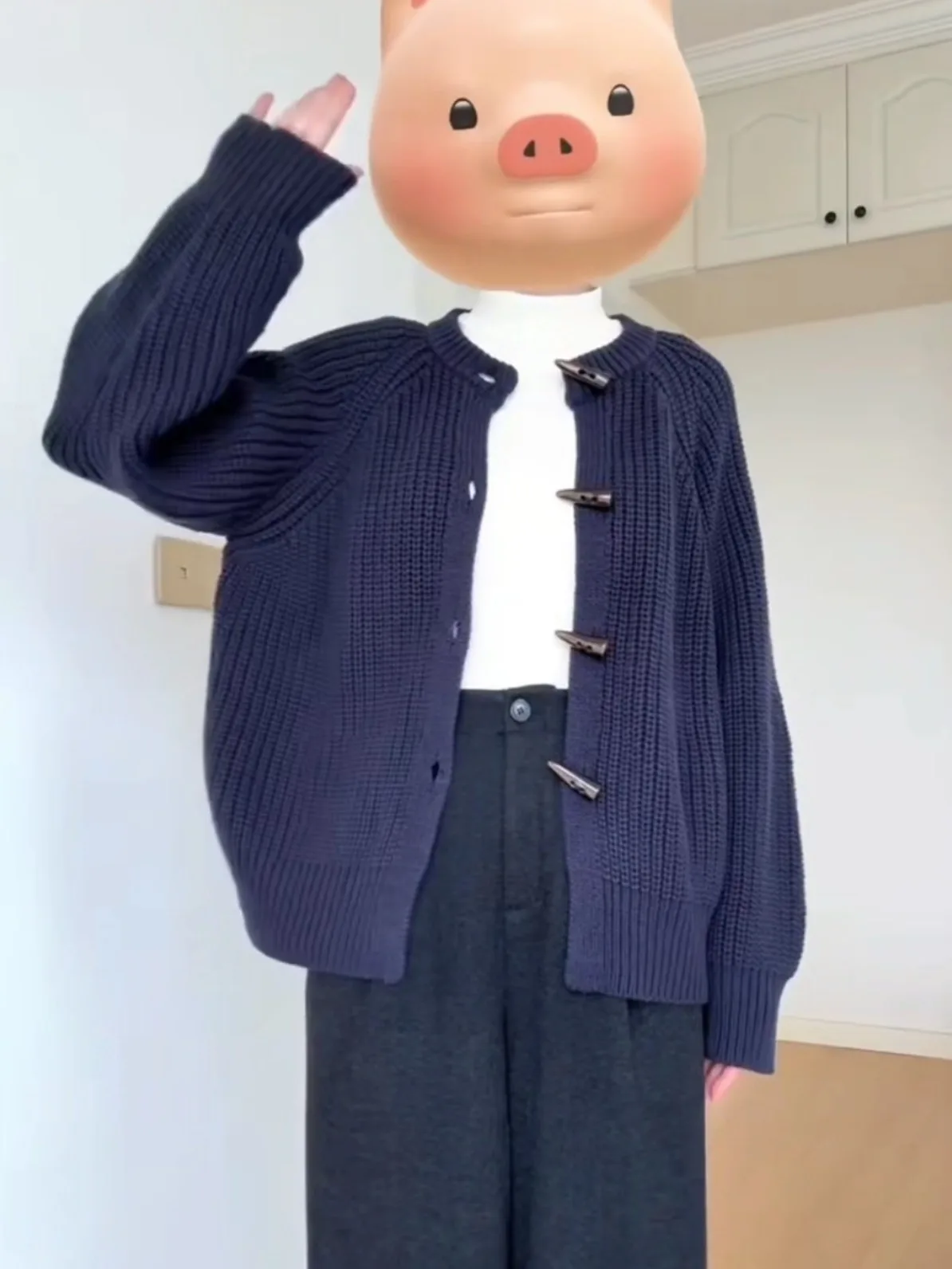 معطف سترة نسائي محبوك فضفاض مع أزرار على شكل قرن في سترة كاجوال كاجوال للخريف والشتاء باللون الأزرق