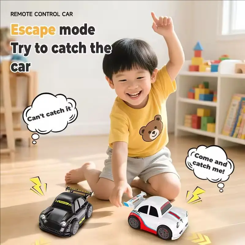 1:64 2.4G RC Mini Auto a Induzione con Sensore di Luce e Musica-Telecomando Multifunzionale da Corsa All'aperto Divertimento Auto Giocattoli