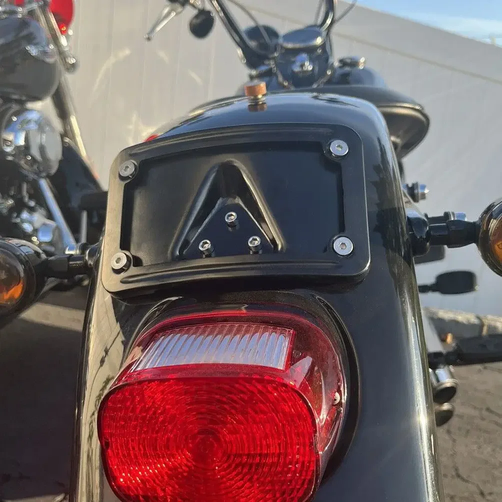 

Запчасти для мотоциклов, черное нижнее изогнутое крепление номерного знака с держателем кронштейна рамы для Harley, 3-отверстное крепление Dyna Sportster