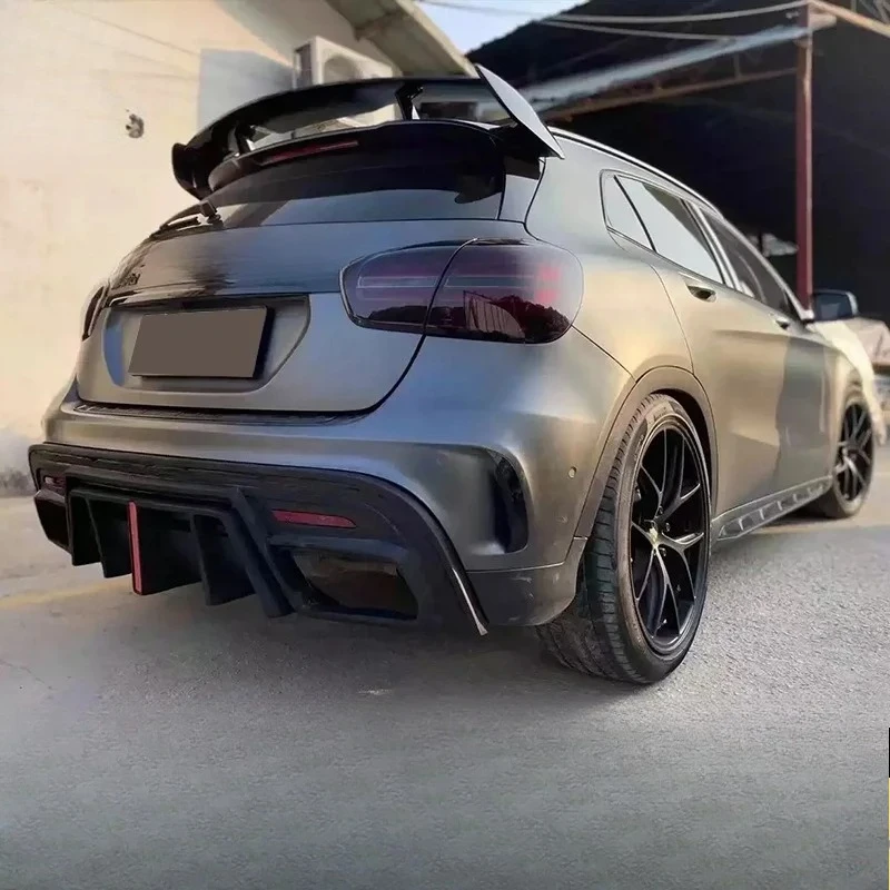 Apply to Mercedes-Benz GLA45 X156 rear lip carbon fiber spoiler enclosed auto parts modified exterior trim