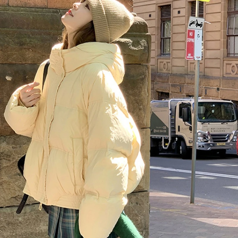 Design sense short style 90 white duck down jacket women thickened and warm Korean version college style slim fit coat
