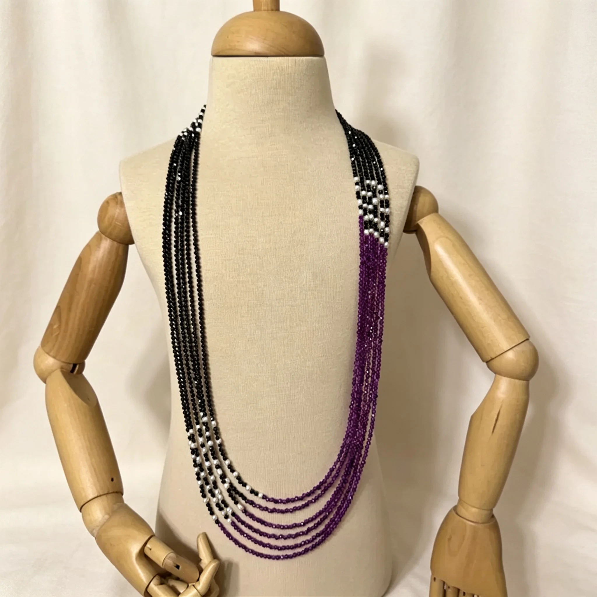 Black Spinel Multi-layer Beaded Necklace for Women Pearl Long Sweater Chain Neckwear Fashion Luxury Accessories