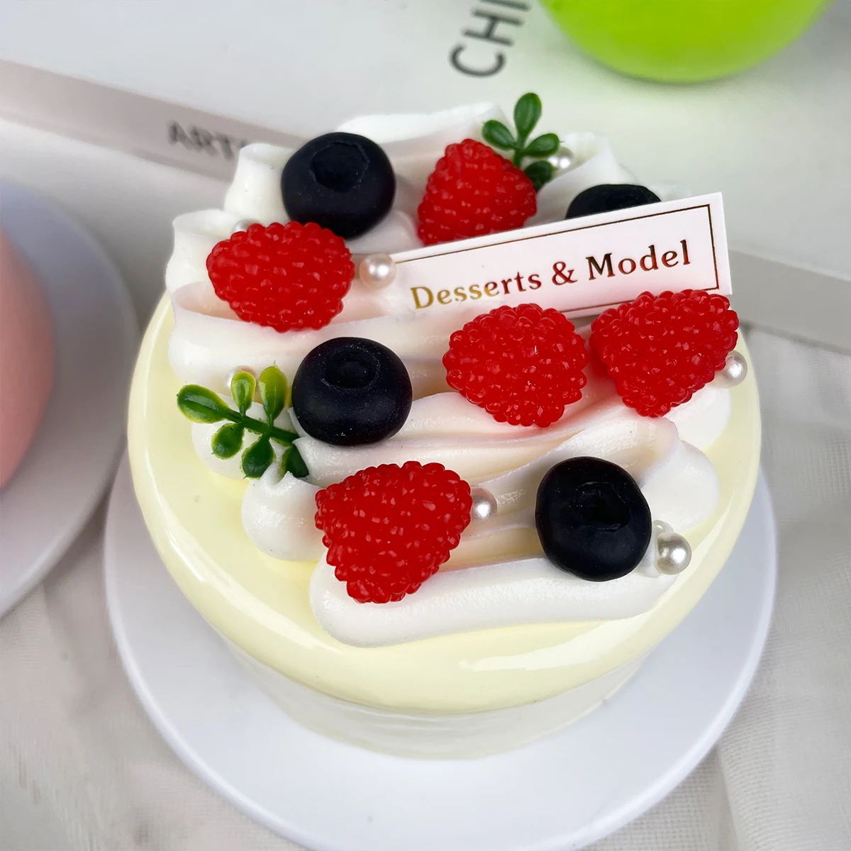 1pc Realistische Gefälschte Kuchen Modell Künstliche Erdbeere Dessert Simulation Lebensmittel Prop für Fotografie Hause Dekoration Geschenk – Detail 4