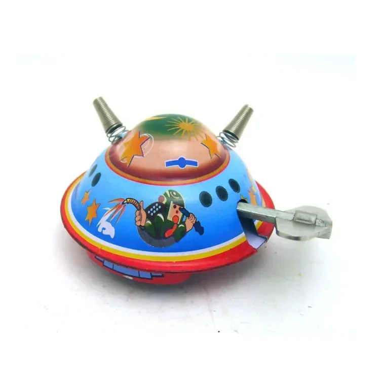 [Funny] 3pcs/lot Adult Collection Retro Wind up toy Metal Tin UFO space ship space surveyor spaceman Clockwork toy vintage toy