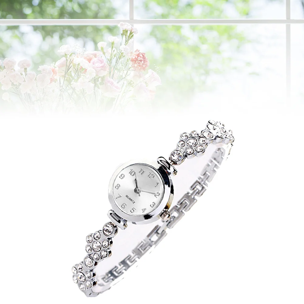 

Women Rhinestone Quartz Watch Silver Alloy Round Crystal Bracelet Chic Fashion Gift for Valentine Christmas Birthday