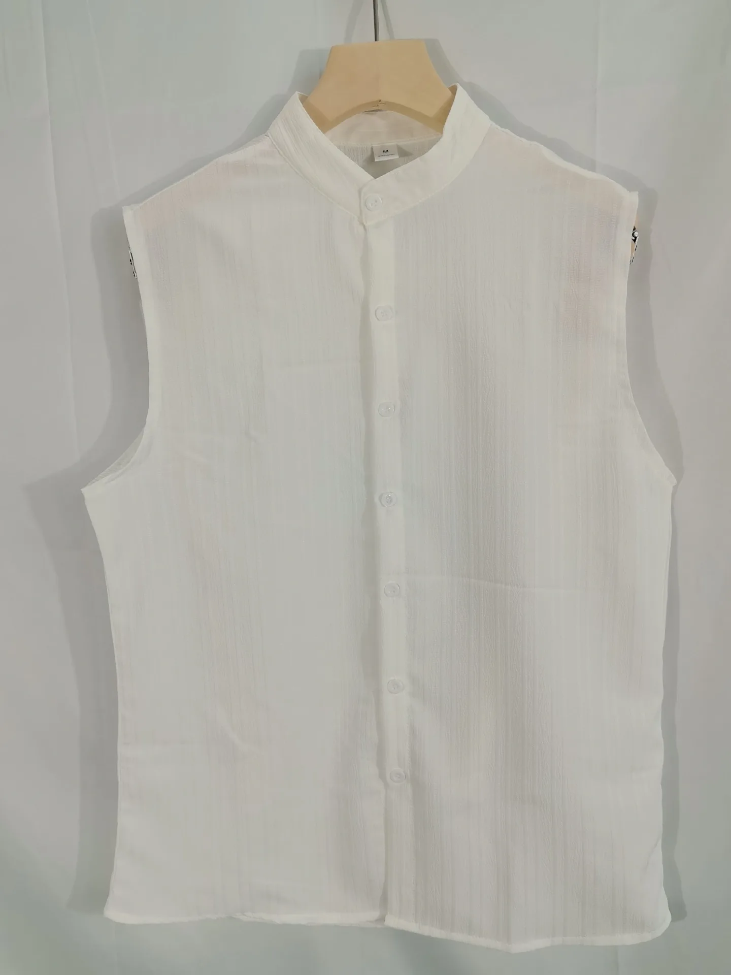 2025 New Summer Casual Fashion Henley Neck Sleeveless Shirt for European Men - Casual Beach Shirt for Leisure Use