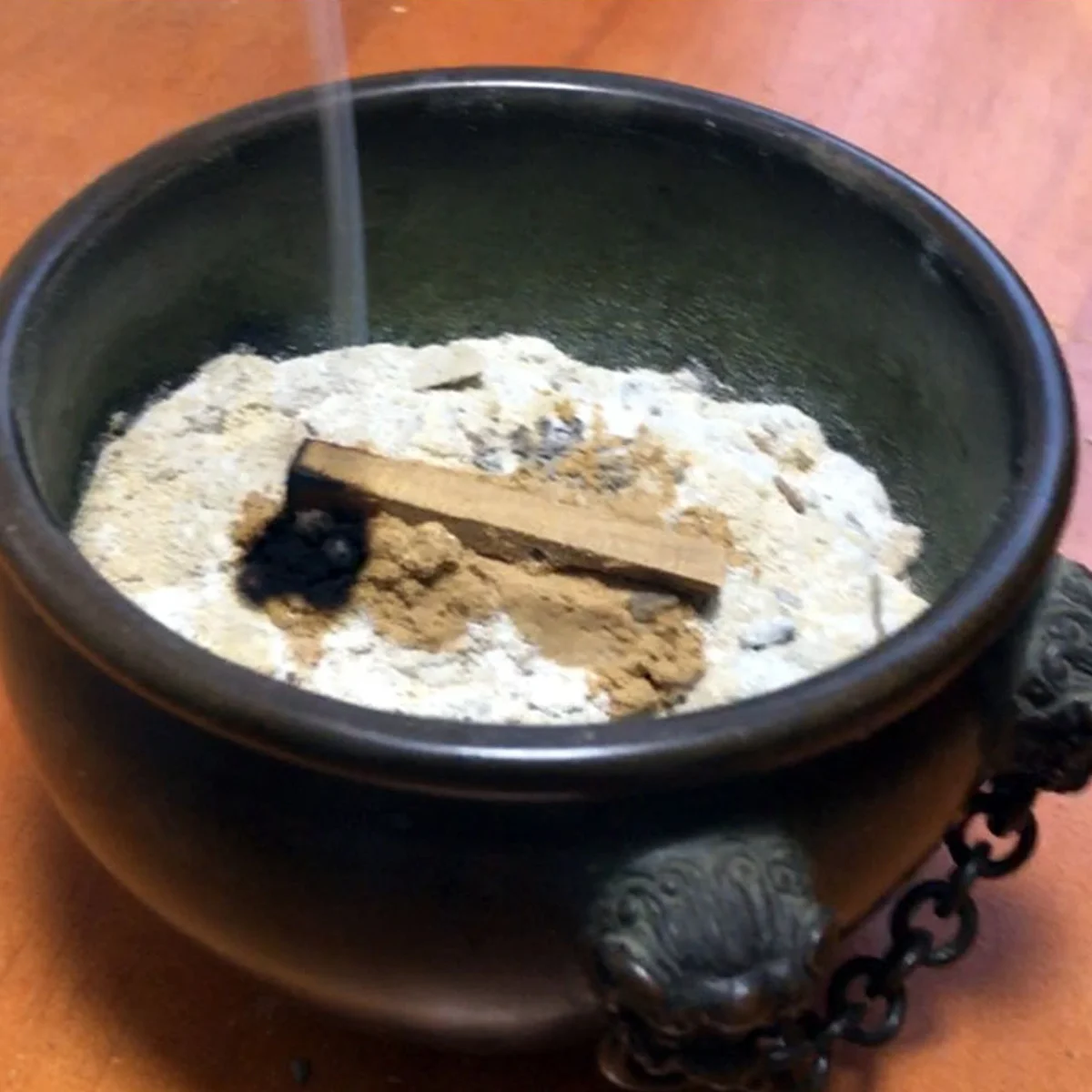 

1 Box Sandalwood Incense Sticks Natural Aroma For Home Office Yoga Meditation Relaxation Burning Fragrance Sticks Wooden Scented