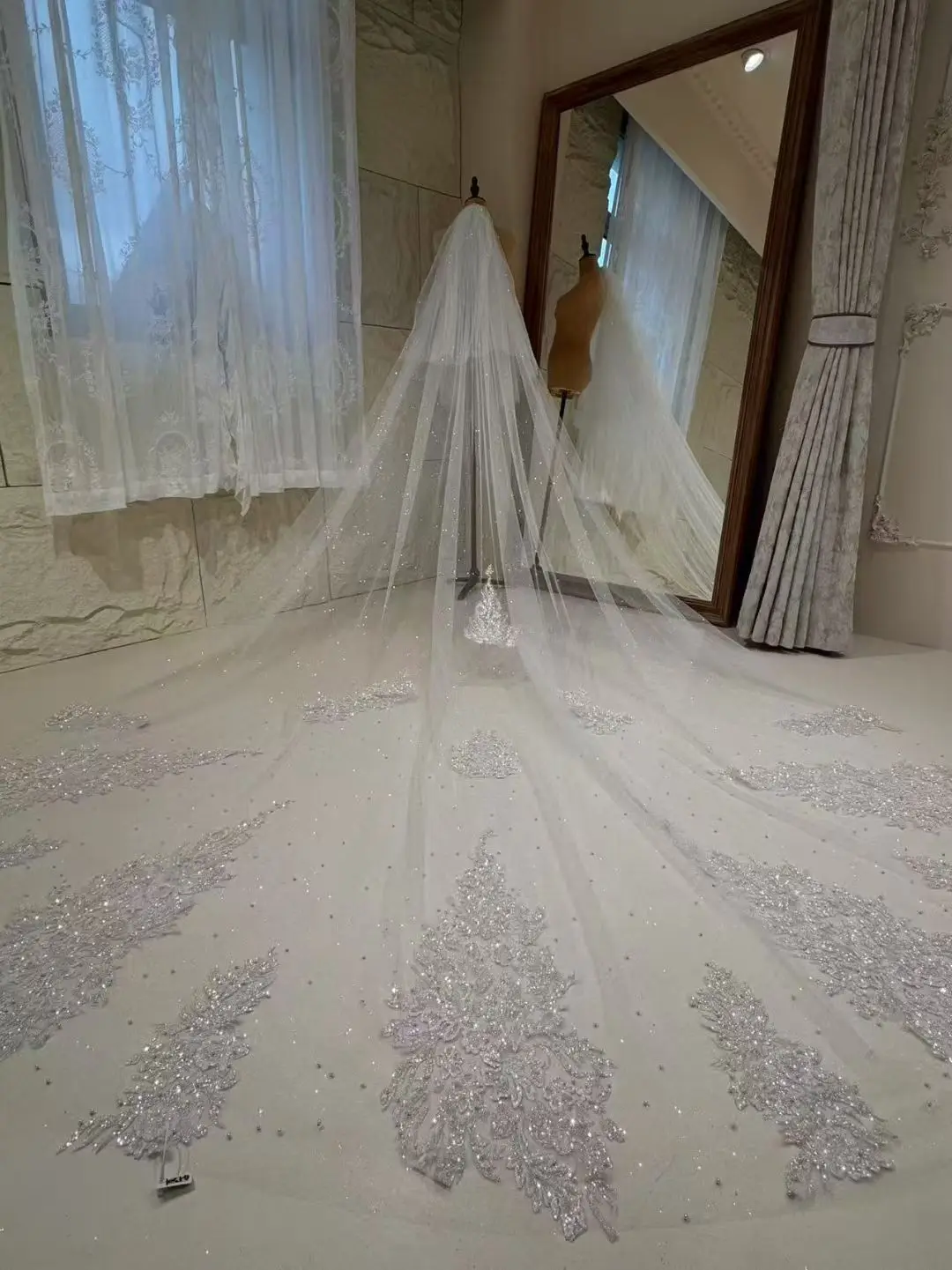 

Luxury Blusher-Layer Cathedral Bridal Veil 350cm Long with Lace Edge Real Photo Pearls Wedding Veil