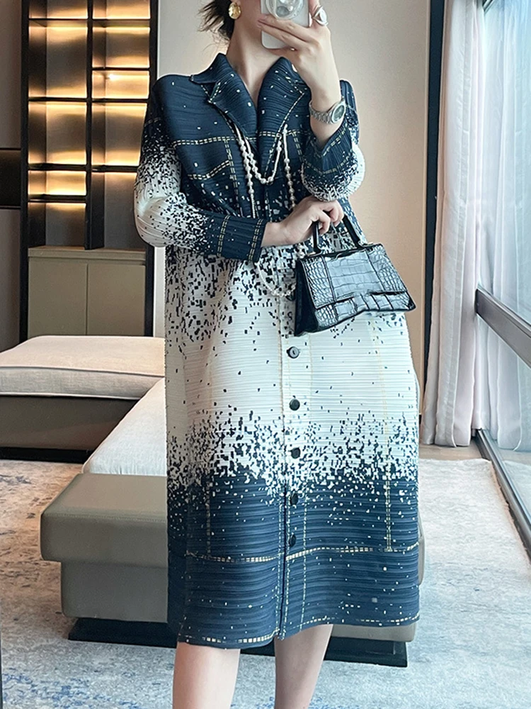 GVUW Pleated Print Dress Women Lapel Single Breasted Full Sleeve Loose Vintage Style New 2025 Elegant Lady Dresses 17G7490