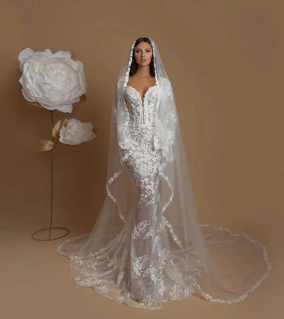 Designer Mermaid Wedding Dresses For Women Sweetheart Neck Long Sleeves Bridal Gown Appliques Lace Sweep Train Customized Dress