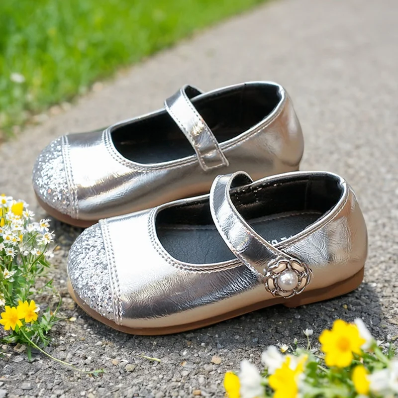 

Girls Shoes 2025 Spring And Autumn New Korean Girls Show Sequin Princess Shoes Children Fashion Pearl Buckle Small Leather Shoes