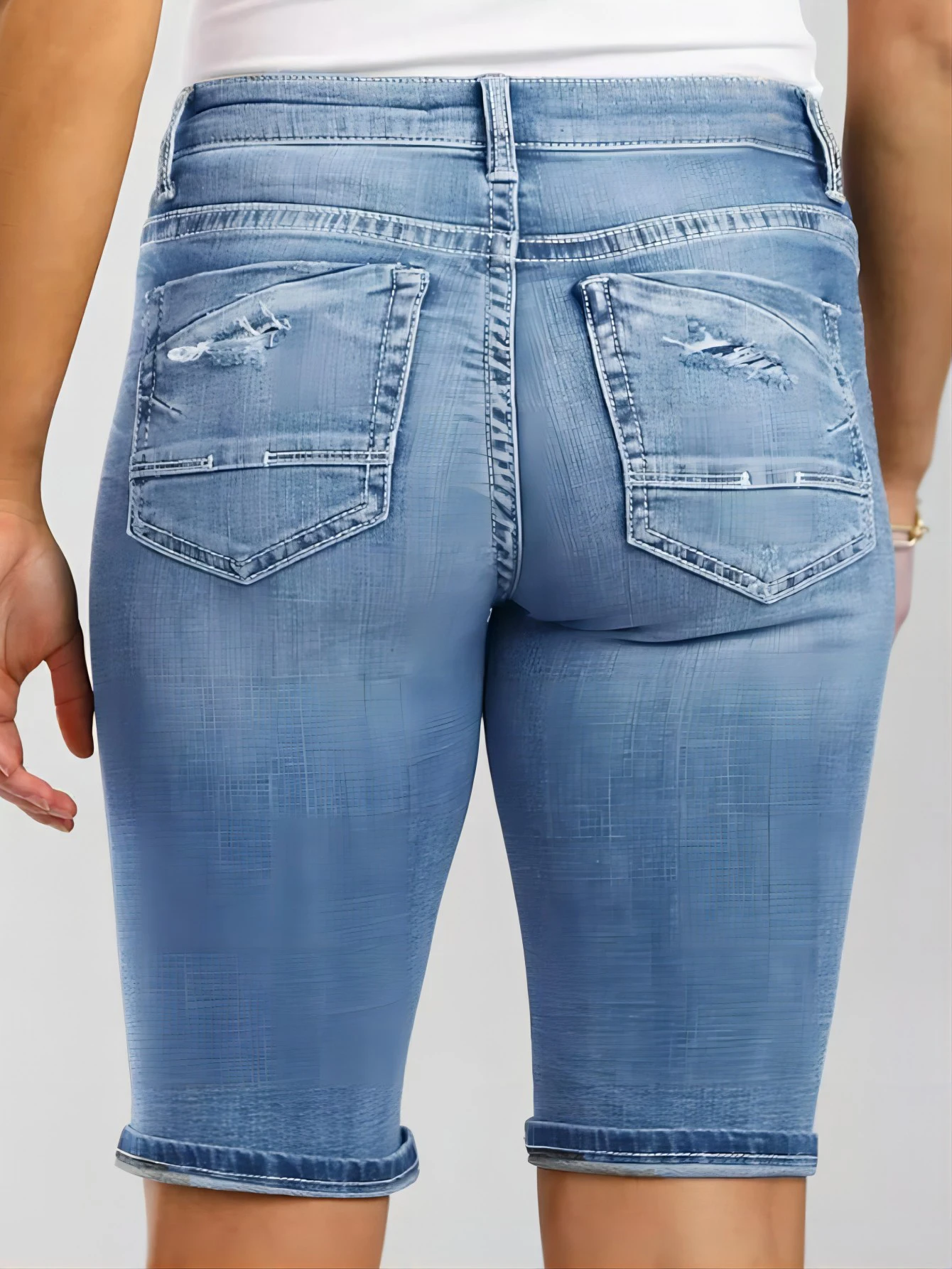 Women's Casual Denim Shorts with Pockets Fitted Button Fly Design Plain Pattern Bermuda Jeans for Daily Wear Outdoors